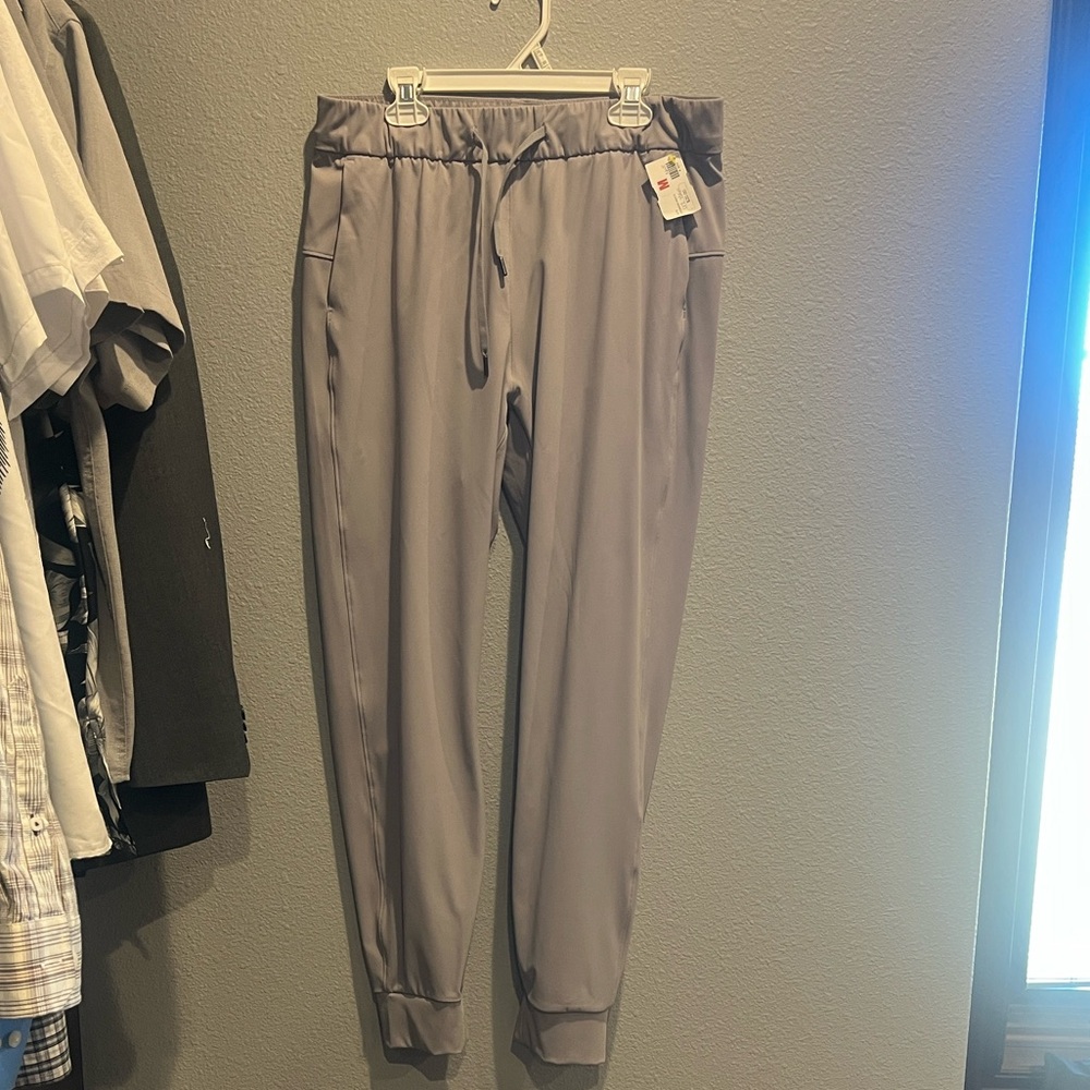 CRZ YOGA Jogger in Light Gray